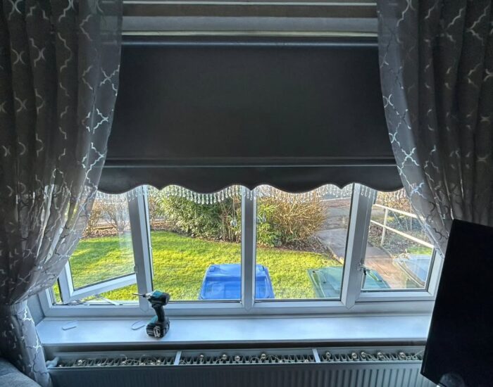 Roller blackout blinds